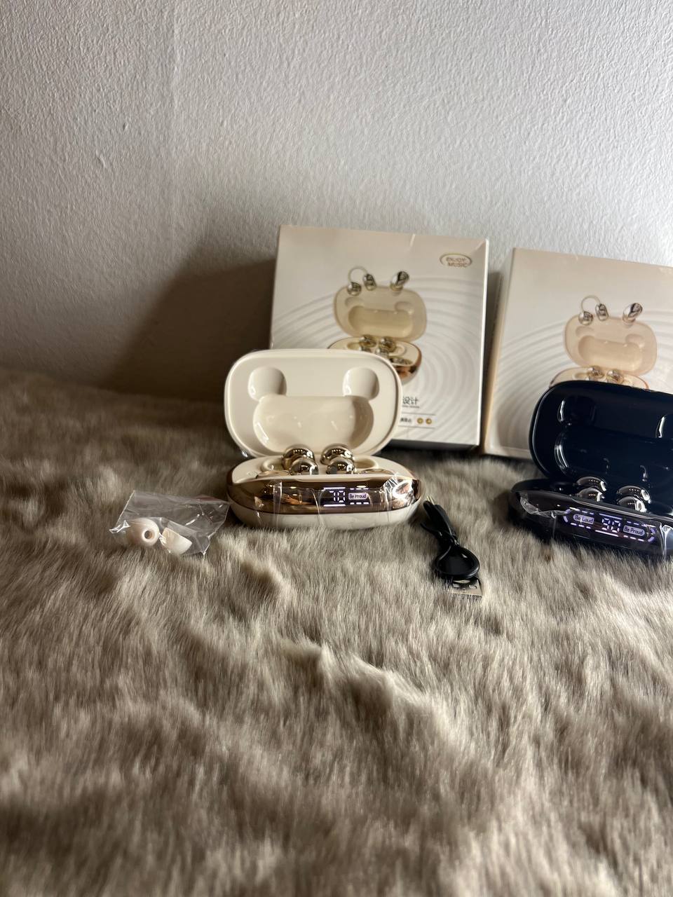 Ecouteur 3 in 1 ( airpods + airpods sport + powerbank )